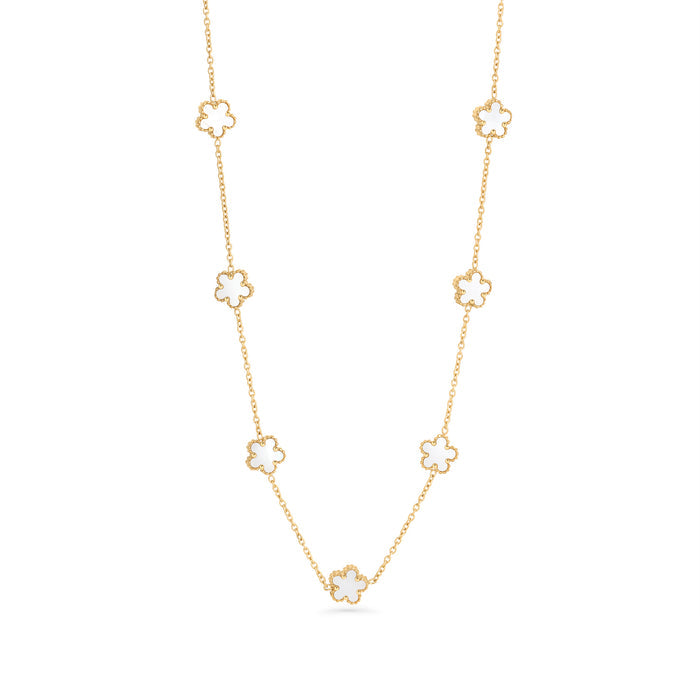A gold chain necklace with white mother-of-pearl flower charms spaced along the chain, shown on a clean white background. Waterproof, stainless steel and allergy free. By MIAJWL.

Collier à chaîne dorée orné de fleurs blanches nacrées réparties le long de la chaîne, présenté sur fond blanc épuré. Résistant à l'eau, en acier inoxydable et hypoallergénique. Par MIAJWL.