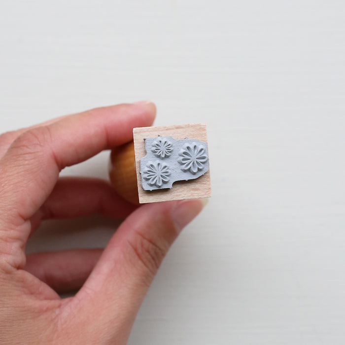 RUBBER STAMP // DAISIES
