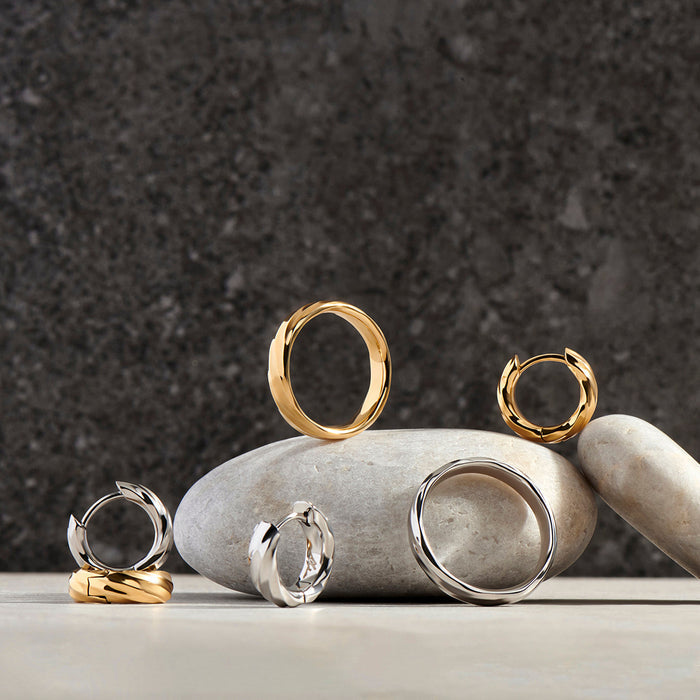 Set of twisted stainless steel twisted huggie earrings and ring MIAJWL ensemble boucles d'oreilles dormeuses et bague torsade acier inoxydable Mia Bijoux